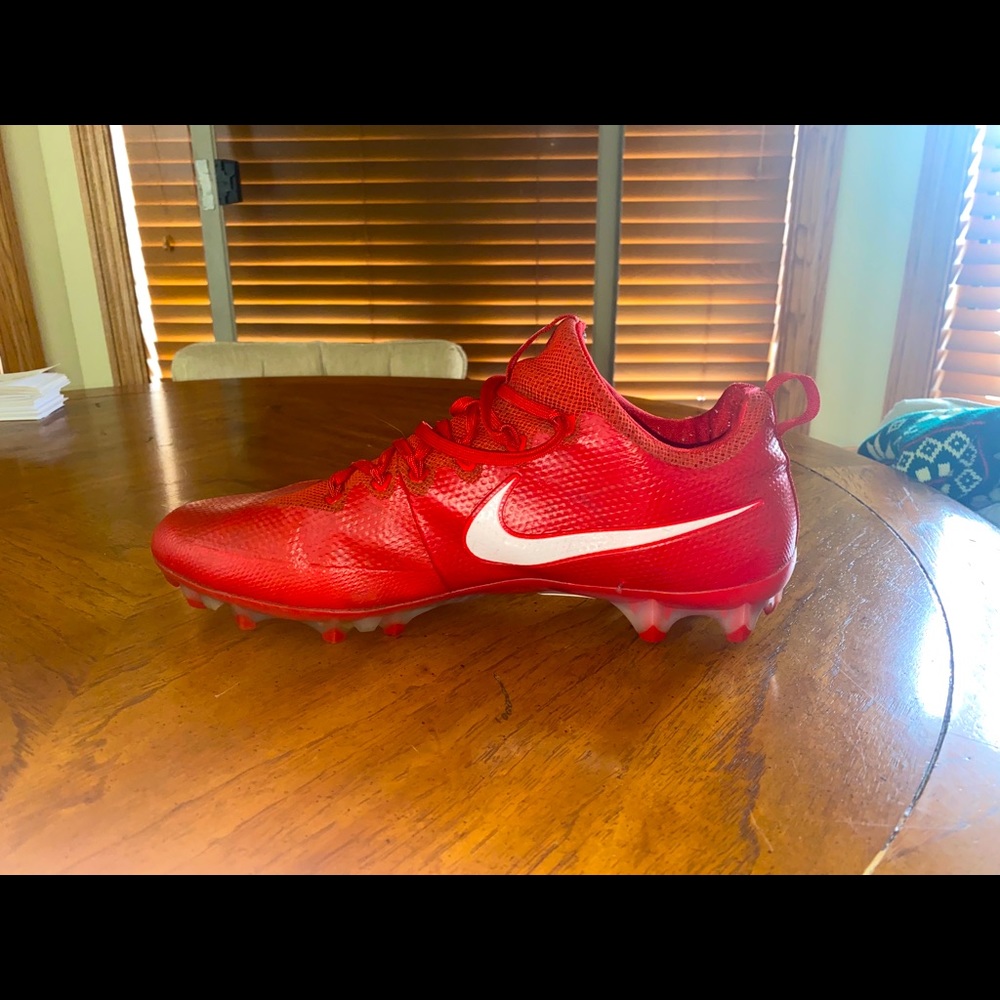 Men’s red vapor football cleats